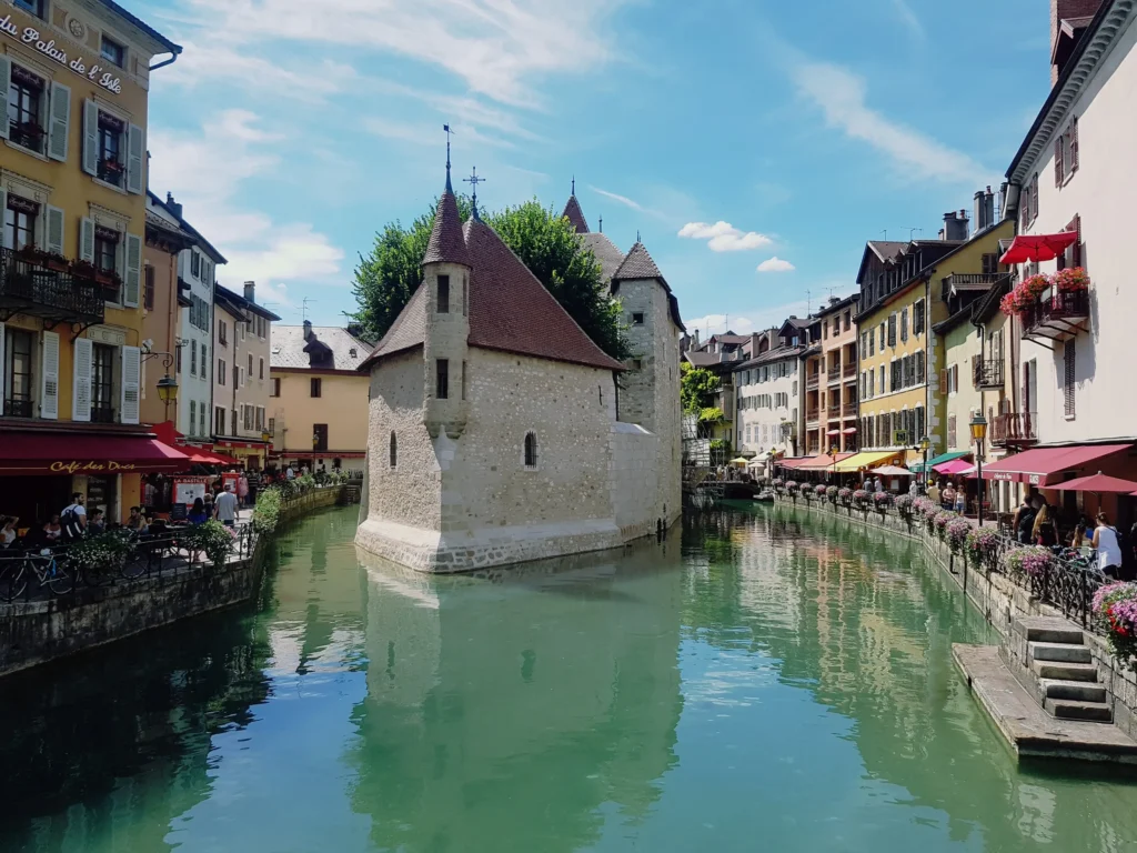 annecy en amoureux hotels