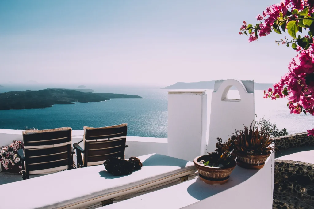 vue mer ou dormir a santorin en amoureux couple